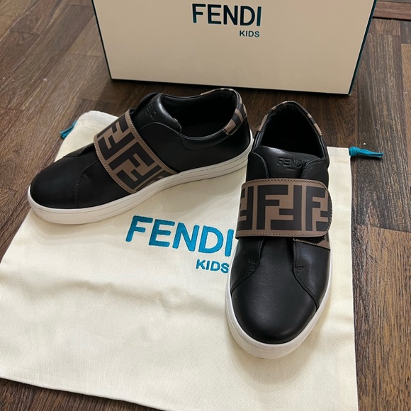 Fendi Kids' FF Logo Low Top Sneaker Kids Size 34 ( US 3) - Picture 4 of 11